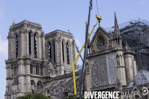 Les travaux sur la cathédrale Notre-Dame de Paris après l incendie