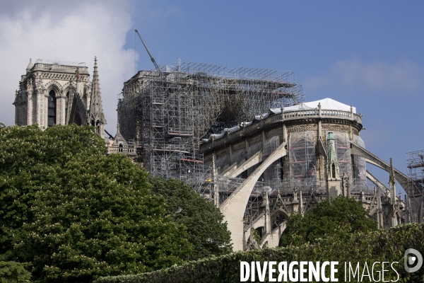 Les travaux sur la cathédrale Notre-Dame de Paris après l incendie
