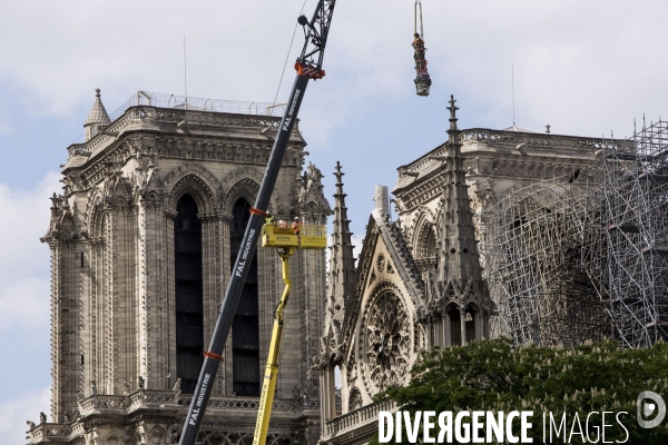Les travaux sur la cathédrale Notre-Dame de Paris après l incendie