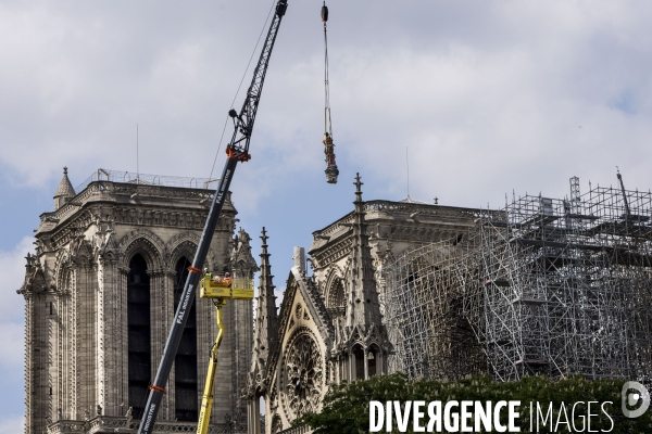 Les travaux sur la cathédrale Notre-Dame de Paris après l incendie