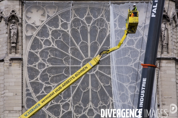 Les travaux sur la cathédrale Notre-Dame de Paris après l incendie