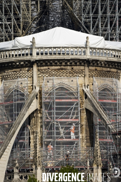 Les travaux sur la cathédrale Notre-Dame de Paris après l incendie