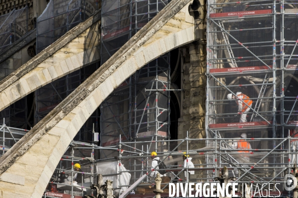 Les travaux sur la cathédrale Notre-Dame de Paris après l incendie