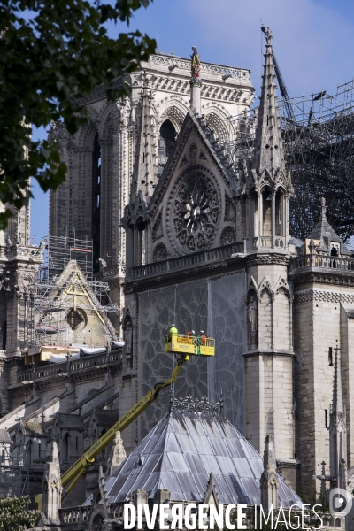 Les travaux sur la cathédrale Notre-Dame de Paris après l incendie