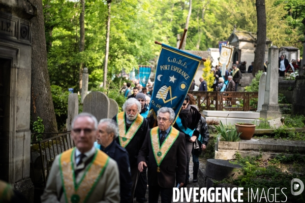 Rassemblement des franc-maçons au cimetière du Père Lachaise