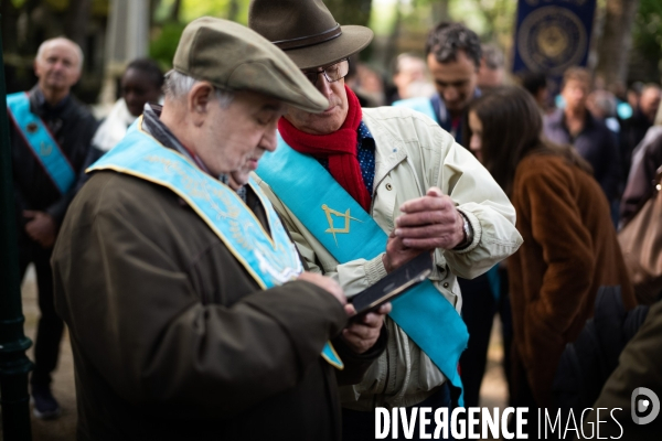 Rassemblement des franc-maçons au cimetière du Père Lachaise