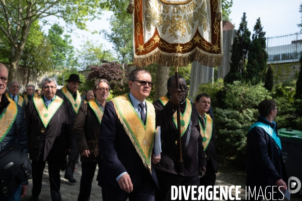 Rassemblement des franc-maçons au cimetière du Père Lachaise