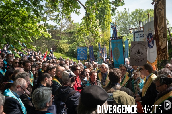 Rassemblement des franc-maçons au cimetière du Père Lachaise