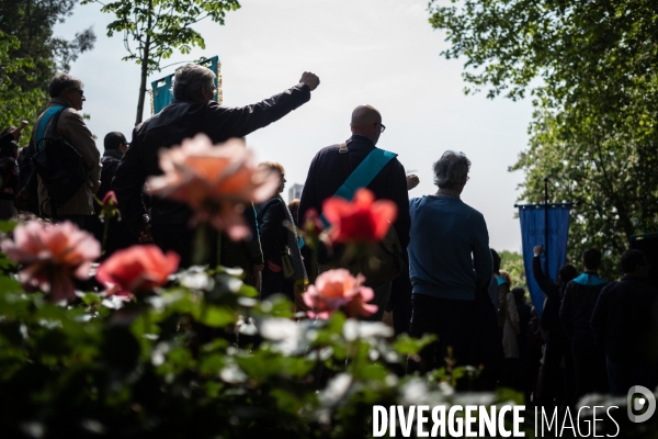 Rassemblement des franc-maçons au cimetière du Père Lachaise