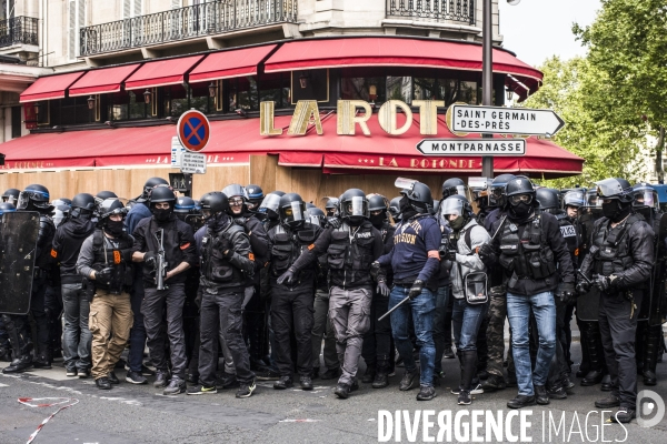 Manifestation des gilets jaunes a l occasion du defile du 1er mai, a paris.