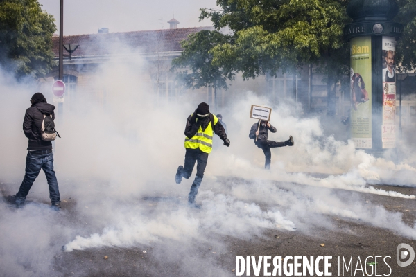 Manifestation des gilets jaunes a l occasion du defile du 1er mai, a paris.