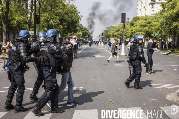 Manifestation des gilets jaunes a l occasion du defile du 1er mai, a paris.