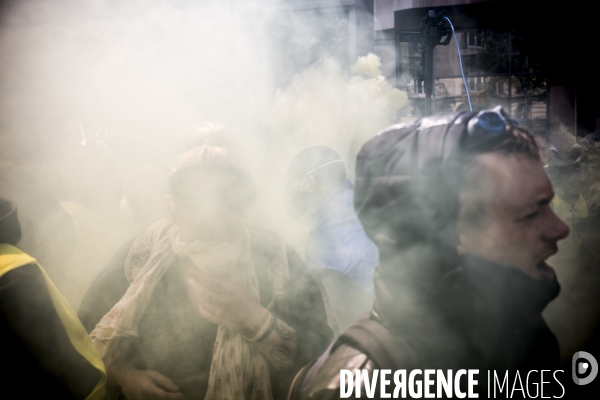 Manifestation des gilets jaunes a l occasion du defile du 1er mai, a paris.