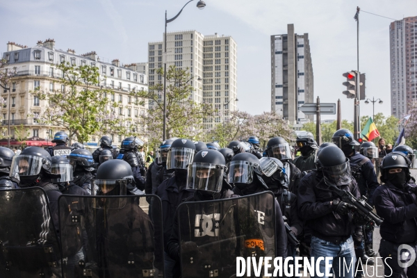 Manifestation des gilets jaunes a l occasion du defile du 1er mai, a paris.