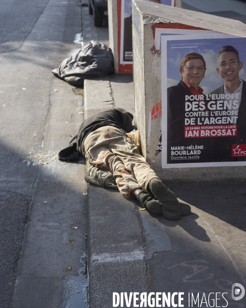 SDFs endormis le long de bouches d aération du métro, Paris Nord