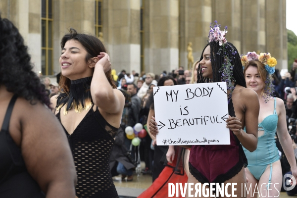 Hapening Body Positif du collectif The All Sizes Catwalk, défilé de femmes mannequins grande taille.