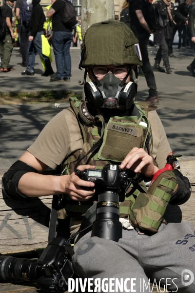 La Couverture Médiatique des Gilets jaunes à Paris. TheÊMedia CoverageÊof theÊYellow Vests Revolt in Paris.