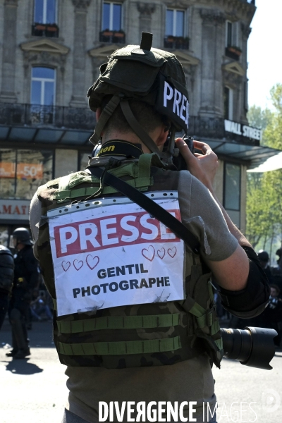 La Couverture Médiatique des Gilets jaunes à Paris. TheÊMedia CoverageÊof theÊYellow Vests Revolt in Paris.