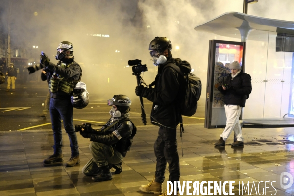 La Couverture Médiatique des Gilets jaunes à Paris. TheÊMedia CoverageÊof theÊYellow Vests Revolt in Paris.