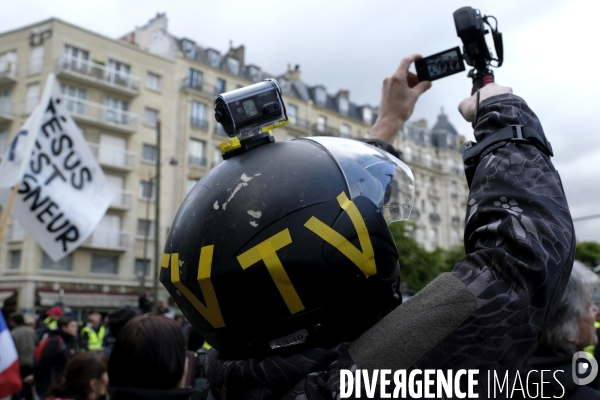 La Couverture Médiatique des Gilets jaunes à Paris. TheÊMedia CoverageÊof theÊYellow Vests Revolt in Paris.