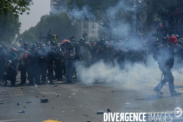 La Couverture Médiatique des Gilets jaunes à Paris. TheÊMedia CoverageÊof theÊYellow Vests Revolt in Paris.