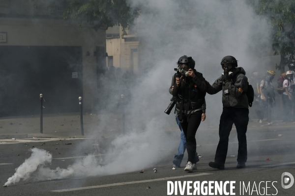 La Couverture Médiatique des Gilets jaunes à Paris. TheÊMedia CoverageÊof theÊYellow Vests Revolt in Paris.