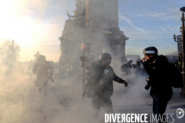 La Couverture Médiatique des Gilets jaunes à Paris. TheÊMedia CoverageÊof theÊYellow Vests Revolt in Paris.