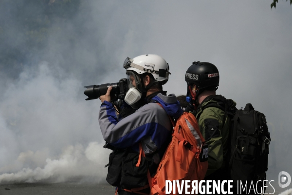 La Couverture Médiatique des Gilets jaunes à Paris. TheÊMedia CoverageÊof theÊYellow Vests Revolt in Paris.