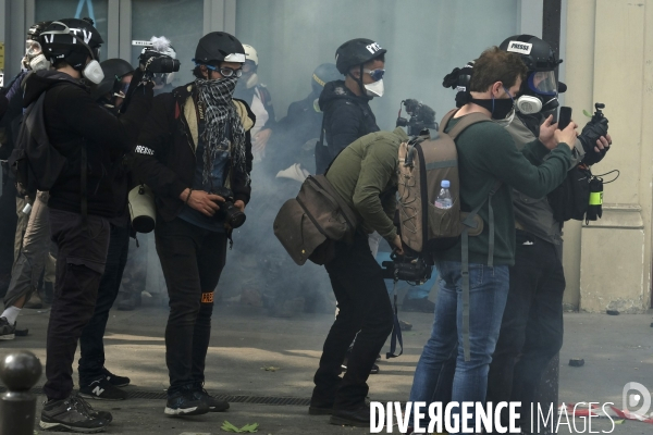 La Couverture Médiatique des Gilets jaunes à Paris. TheÊMedia CoverageÊof theÊYellow Vests Revolt in Paris.