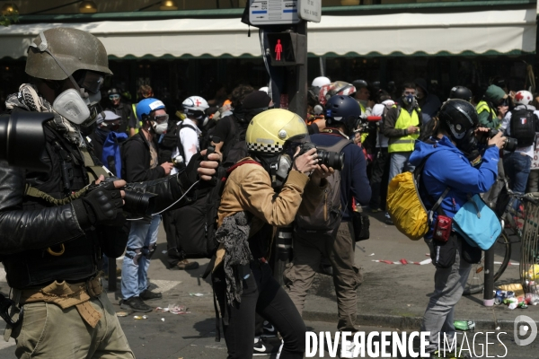 La Couverture Médiatique des Gilets jaunes à Paris. TheÊMedia CoverageÊof theÊYellow Vests Revolt in Paris.