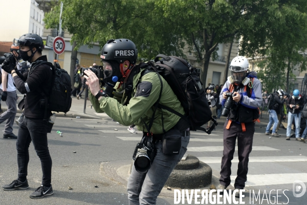 La Couverture Médiatique des Gilets jaunes à Paris. TheÊMedia CoverageÊof theÊYellow Vests Revolt in Paris.