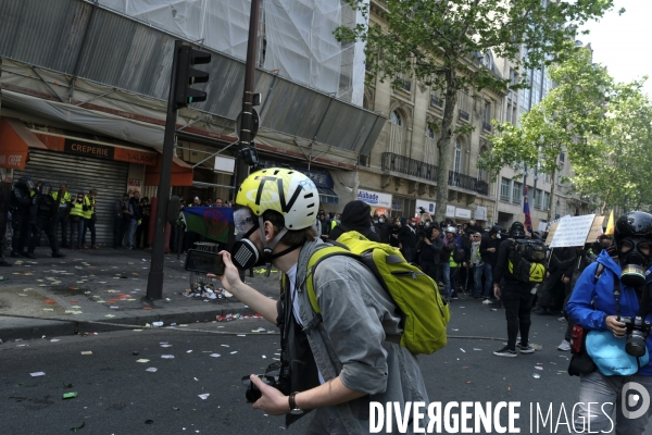 La Couverture Médiatique des Gilets jaunes à Paris. TheÊMedia CoverageÊof theÊYellow Vests Revolt in Paris.