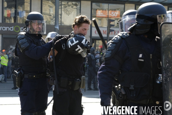 La Couverture Médiatique des Gilets jaunes à Paris. TheÊMedia CoverageÊof theÊYellow Vests Revolt in Paris.