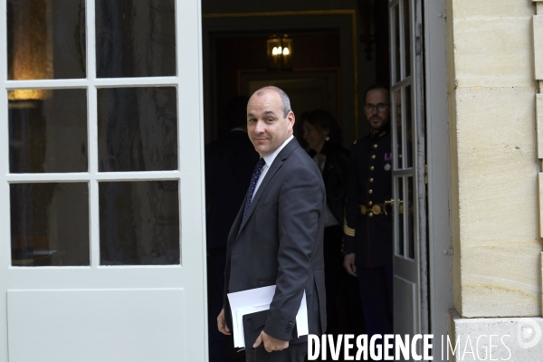 Matignon, Edouard Philippe et partenaires sociaux pour mesures Macron, suite gilets jaunes
