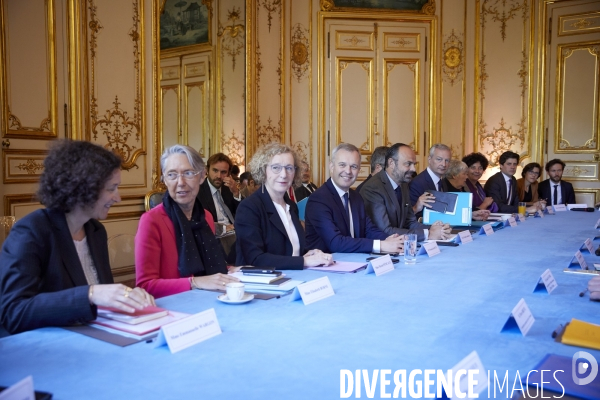 Matignon, Edouard Philippe et partenaires sociaux pour mesures Macron, suite gilets jaunes