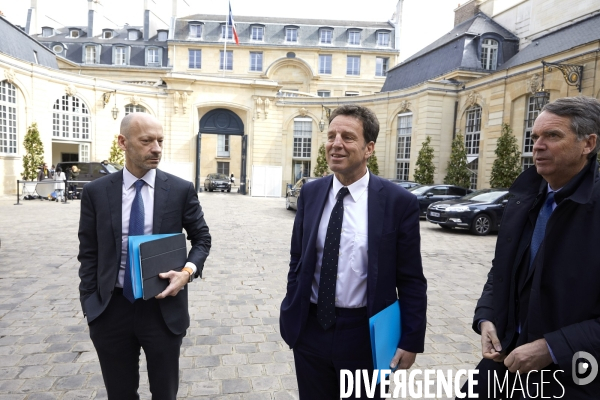 Matignon, Edouard Philippe et partenaires sociaux pour mesures Macron, suite gilets jaunes