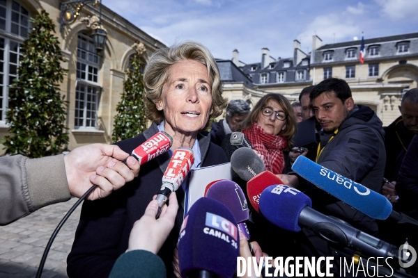 Matignon, Edouard Philippe et partenaires sociaux pour mesures Macron, suite gilets jaunes