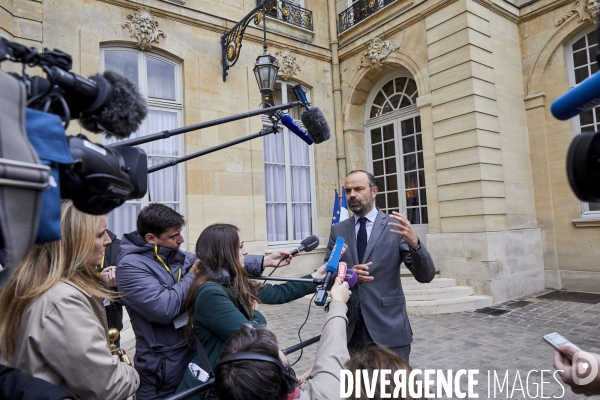 Matignon, Edouard Philippe et partenaires sociaux pour mesures Macron, suite gilets jaunes