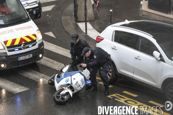 Accident de scooter , rue de vaugirard paris