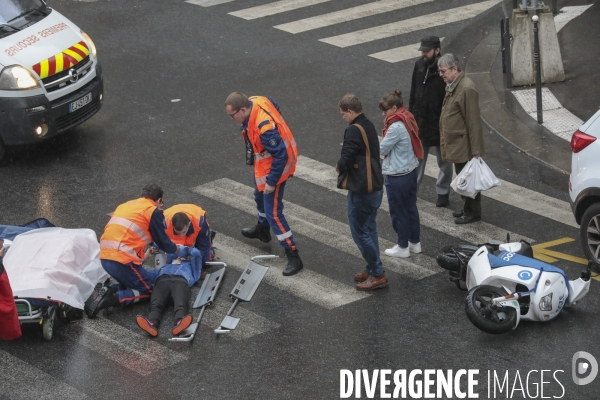 Accident de scooter , rue de vaugirard paris