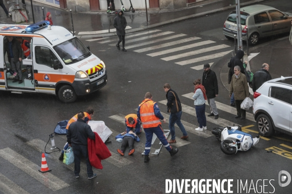 Accident de scooter , rue de vaugirard paris