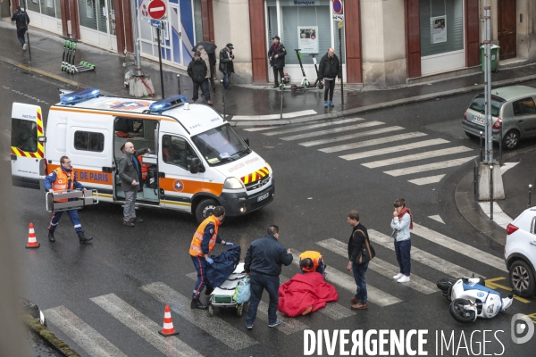 Accident de scooter , rue de vaugirard paris