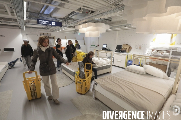 Ikea ouvre son premier magasin a paris