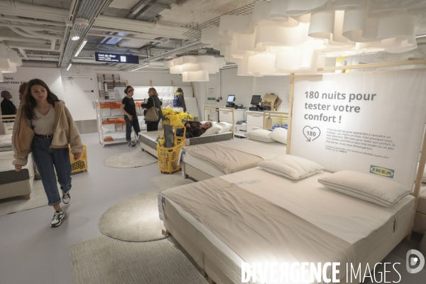 Ikea ouvre son premier magasin a paris