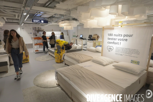 Ikea ouvre son premier magasin a paris