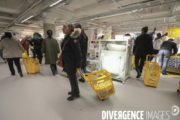 Ikea ouvre son premier magasin a paris