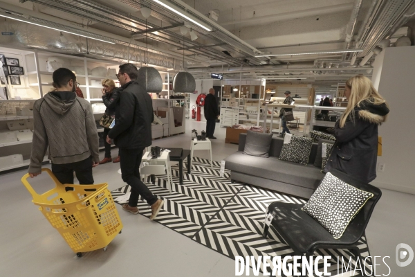 Ikea ouvre son premier magasin a paris