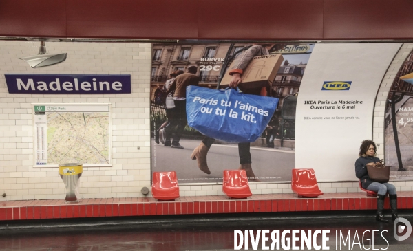 Ikea investit le metro parisien  a madeleine