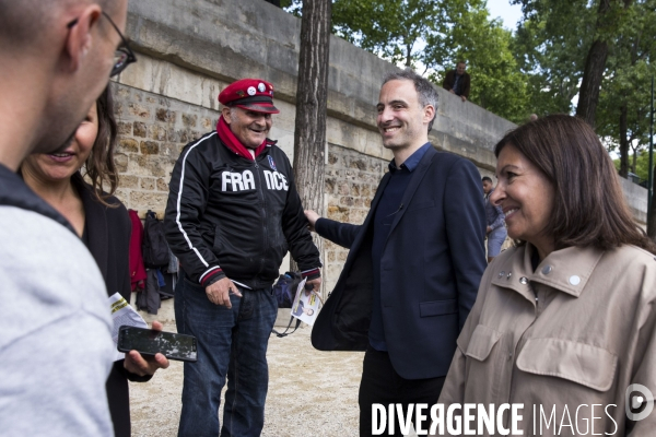 Anne Hidalgo et Raphaël Glucksmann à la rencontre des Parisiens.