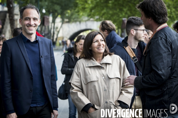 Anne Hidalgo et Raphaël Glucksmann à la rencontre des Parisiens.